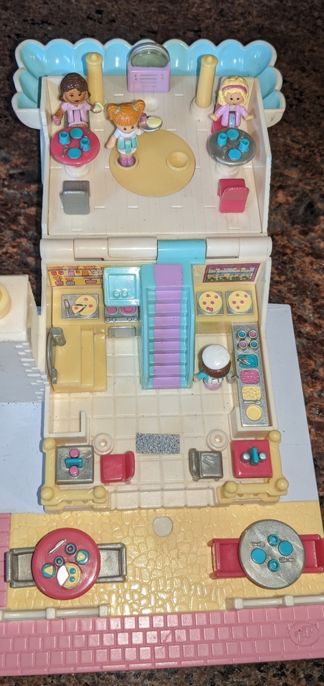 Pizza Parlor & Ballerina